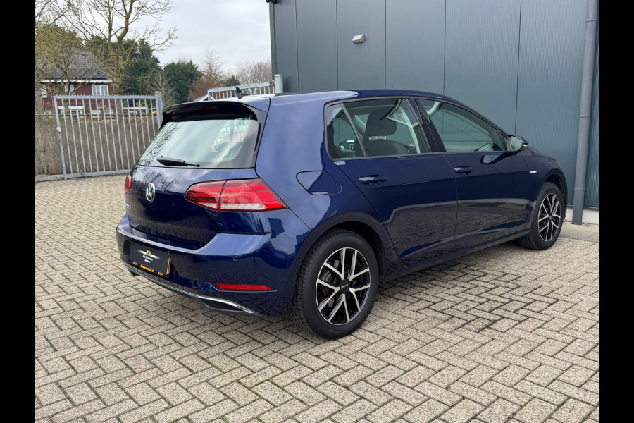 Volkswagen e-Golf * Navigatie * Camera * Led * Allseason banden *