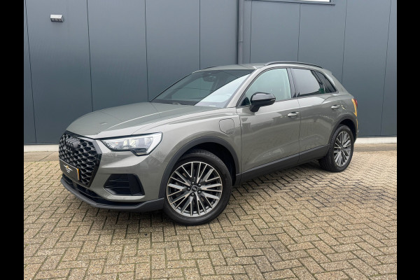 Audi Q3 45 TFSI e S-Line Edition * Navigatie * Stoelverwarming * Side Assist * Adaptieve Cruise Control *