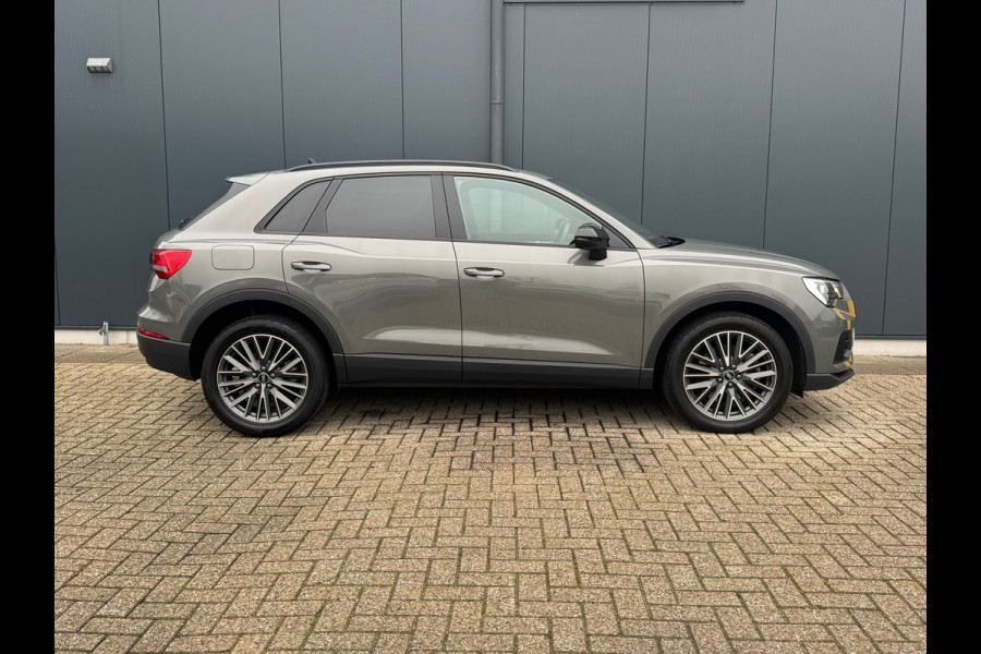 Audi Q3 45 TFSI e S-Line Edition * Navigatie * Stoelverwarming * Side Assist * Adaptieve Cruise Control *