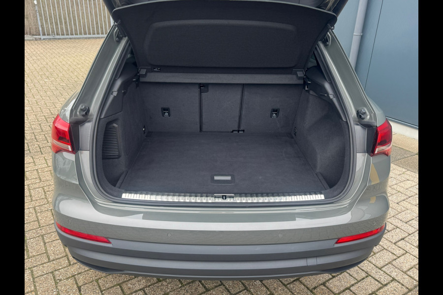 Audi Q3 45 TFSI e S-Line Edition * Navigatie * Stoelverwarming * Side Assist * Adaptieve Cruise Control *