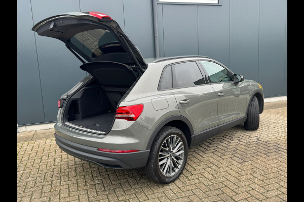 Audi Q3 45 TFSI e S-Line Edition * Navigatie * Stoelverwarming * Side Assist * Adaptieve Cruise Control *
