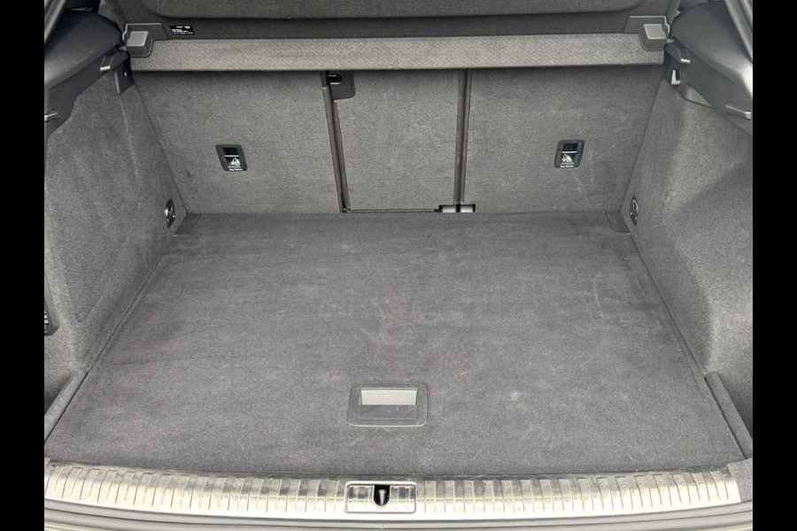 Audi Q3 45 TFSI e S-Line Edition * Navigatie * Stoelverwarming * Side Assist * Adaptieve Cruise Control *