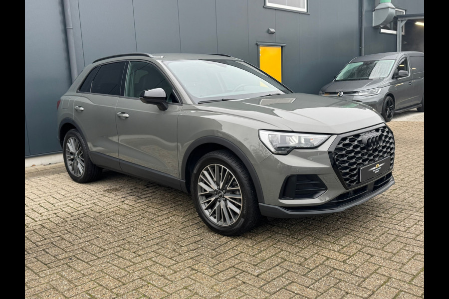 Audi Q3 45 TFSI e S-Line Edition * Navigatie * Stoelverwarming * Side Assist * Adaptieve Cruise Control *