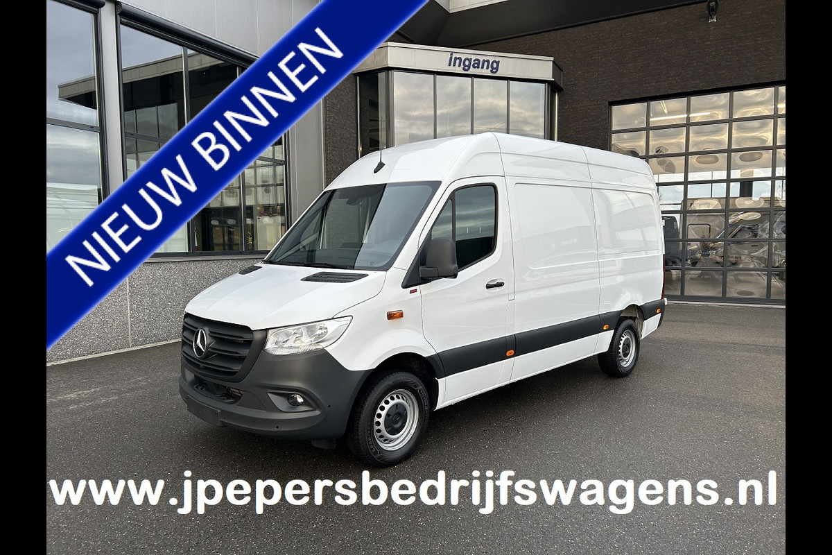 Mercedes-Benz Sprinter 317 CDI L2 H2 Automaat / 360 Camera / MBUX / Navigatie / Cruise control / Airco / 270 Graden achterdeuren