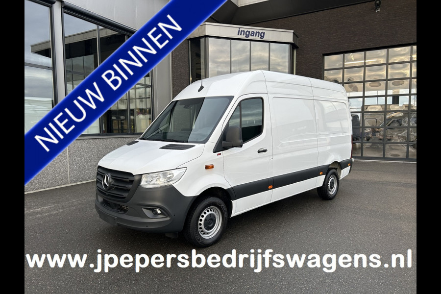 Mercedes-Benz Sprinter 317 CDI L2 H2 Automaat / 360 Camera / MBUX / Navigatie / Cruise control / Airco / 270 Graden achterdeuren