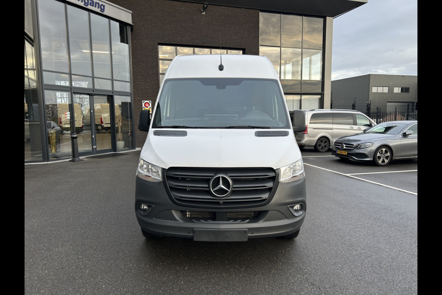 Mercedes-Benz Sprinter 317 CDI L2 H2 Automaat / 360 Camera / MBUX / Navigatie / Cruise control / Airco / 270 Graden achterdeuren
