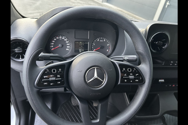 Mercedes-Benz Sprinter 317 CDI L2 H2 Automaat / 360 Camera / MBUX / Navigatie / Cruise control / Airco / 270 Graden achterdeuren