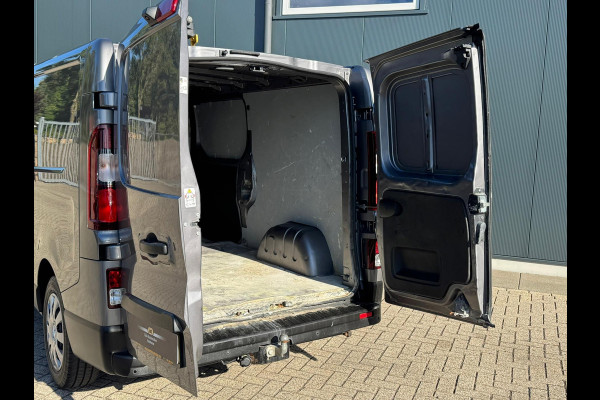 Renault Trafic 1.6 dCi T29 L2H1 (Nissan NV300) * Cruise Control * Parkeersensoren * Trekhaak *