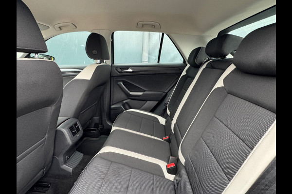 Volkswagen T-Roc 1.5 TSI Automaat Sport * Virtual Cockpit * Carplay * Full Led * Adaptieve Cruise *