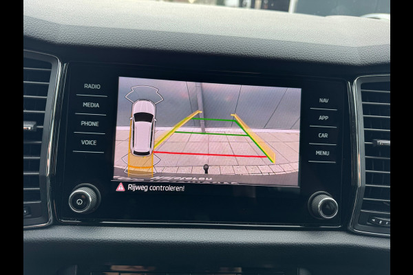 Škoda Kodiaq 1.5 TSI Automaat Business Edition 7 persoons * Trekhaak * Camera * Led * Navigatie *