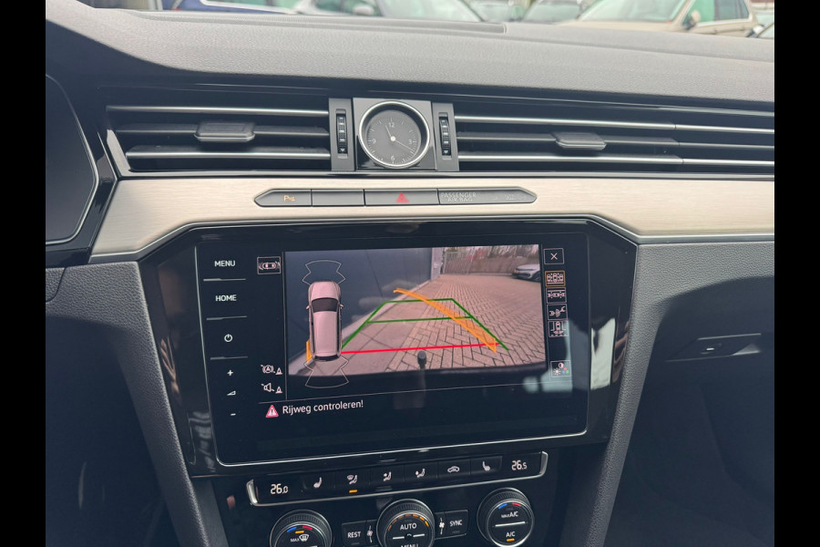 Volkswagen Passat Variant 1.4 TSI Automaat Highline * Trekhaak * Camera * Stoelverwarming * Adaptieve Cruise Control *