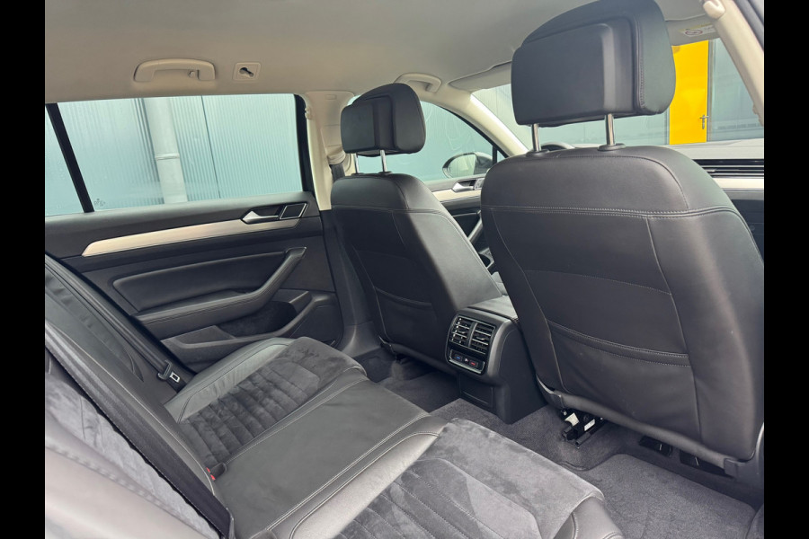 Volkswagen Passat Variant 1.4 TSI Automaat Highline * Trekhaak * Camera * Stoelverwarming * Adaptieve Cruise Control *