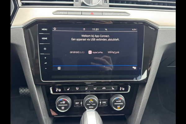 Volkswagen Passat Variant 1.4 TSI Automaat Highline * Trekhaak * Camera * Stoelverwarming * Adaptieve Cruise Control *