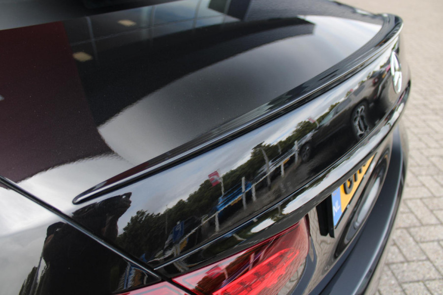 Mercedes-Benz E-Klasse 300e 320PK BUSINESS SOLUTION AMG NIGHT EDITION | MULTISPAAKS AMG VELGEN | 360° CAMERA | | TREKHAAK | MULTIBEAM MATRIX LED KOPLAMPEN | LED ACHTERLICHTEN | ELEKTRISCH VERSTELBARE VOORSTOELEN MET GEHEUGEN FUNCTIE |  ALCANTARA / KUNSTLEDEREN BEKLEDING | VOORSTOELEN VERWARMBAAR | FULL MAP MBUX AUGMENTED REALITY NAVIGATIE | VERKEERSLICHTWEERGAVE | APPLE CARPLAY / ANDROID AUTO | SFEERVERLICHTING | ELEKTRONIC CLIMATE CONTROL |