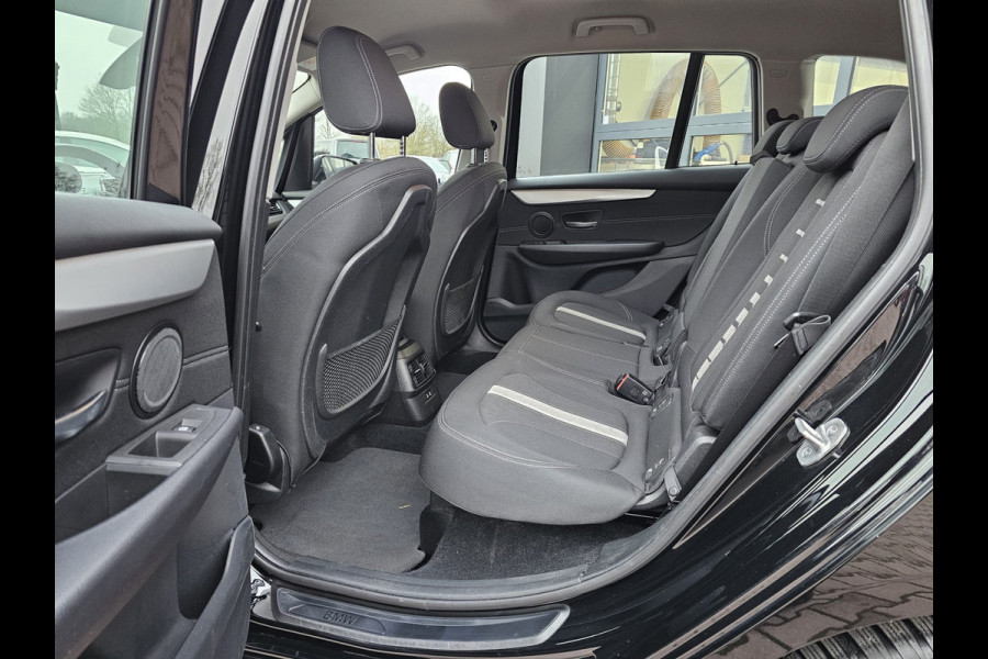 BMW 2 Serie Gran Tourer 218i Business Edition | Automaat | LED | Trekhaak | Stoelverwarming | PDC | Elek. achterklep | HUD | Navi |