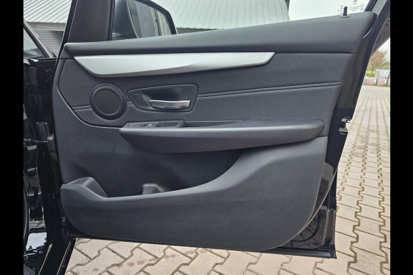 BMW 2 Serie Gran Tourer 218i Business Edition | Automaat | LED | Trekhaak | Stoelverwarming | PDC | Elek. achterklep | HUD | Navi |