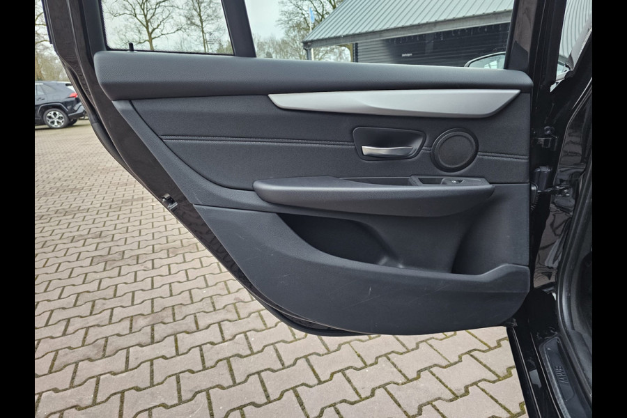 BMW 2 Serie Gran Tourer 218i Business Edition | Automaat | LED | Trekhaak | Stoelverwarming | PDC | Elek. achterklep | HUD | Navi |