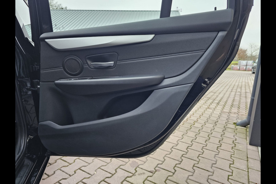 BMW 2 Serie Gran Tourer 218i Business Edition | Automaat | LED | Trekhaak | Stoelverwarming | PDC | Elek. achterklep | HUD | Navi |