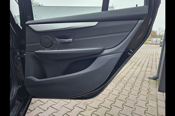 BMW 2 Serie Gran Tourer 218i Business Edition | Automaat | LED | Trekhaak | Stoelverwarming | PDC | Elek. achterklep | HUD | Navi |
