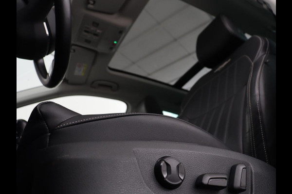 Škoda Superb 1.4 TSI iV Laurin & Klement | Panoramadak | Stoelventilatie | Leder | Trekhaak | Canton Sound | Virtual Cockpit | Navigatie | Memory | Achterbankverwarming | Full LED | Keyless | Carplay | PHEV