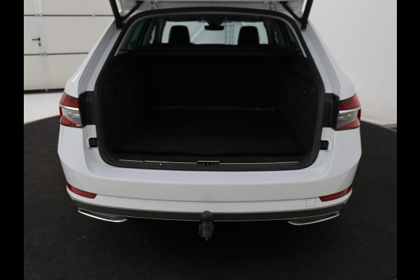 Škoda Superb 1.4 TSI iV Laurin & Klement | Panoramadak | Stoelventilatie | Leder | Trekhaak | Canton Sound | Virtual Cockpit | Navigatie | Memory | Achterbankverwarming | Full LED | Keyless | Carplay | PHEV