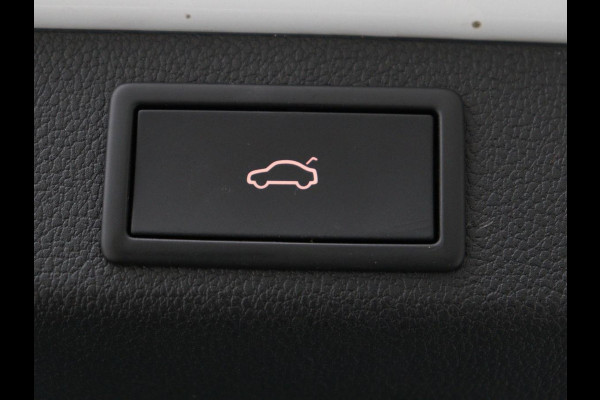 Škoda Superb 1.4 TSI iV Laurin & Klement | Panoramadak | Stoelventilatie | Leder | Trekhaak | Canton Sound | Virtual Cockpit | Navigatie | Memory | Achterbankverwarming | Full LED | Keyless | Carplay | PHEV