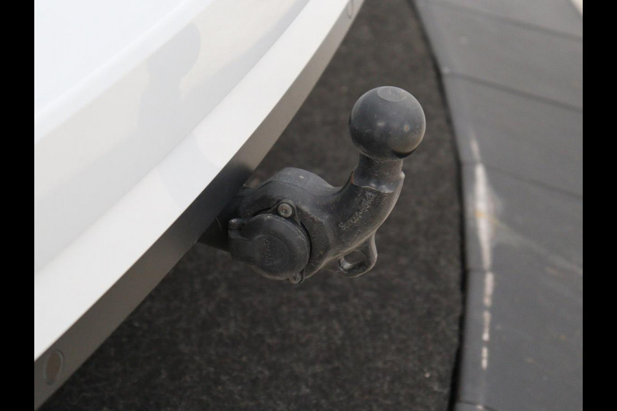 Škoda Superb 1.4 TSI iV Laurin & Klement | Panoramadak | Stoelventilatie | Leder | Trekhaak | Canton Sound | Virtual Cockpit | Navigatie | Memory | Achterbankverwarming | Full LED | Keyless | Carplay | PHEV