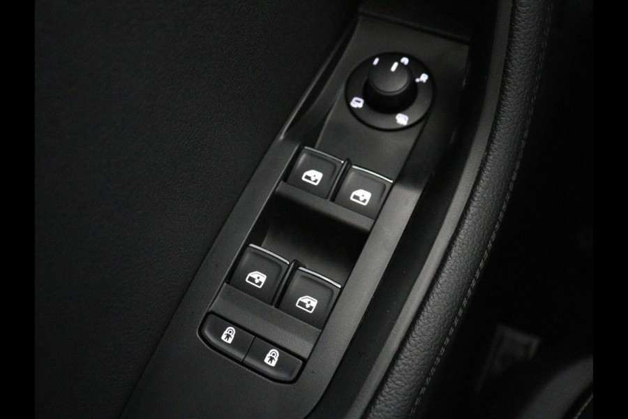 Škoda Superb 1.4 TSI iV Laurin & Klement | Panoramadak | Stoelventilatie | Leder | Trekhaak | Canton Sound | Virtual Cockpit | Navigatie | Memory | Achterbankverwarming | Full LED | Keyless | Carplay | PHEV