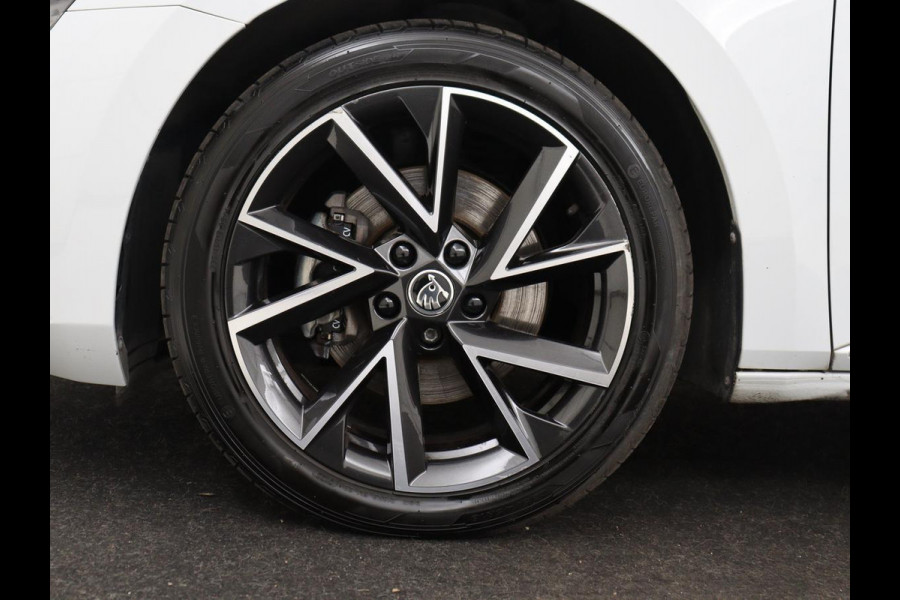 Škoda Superb 1.4 TSI iV Laurin & Klement | Panoramadak | Stoelventilatie | Leder | Trekhaak | Canton Sound | Virtual Cockpit | Navigatie | Memory | Achterbankverwarming | Full LED | Keyless | Carplay | PHEV