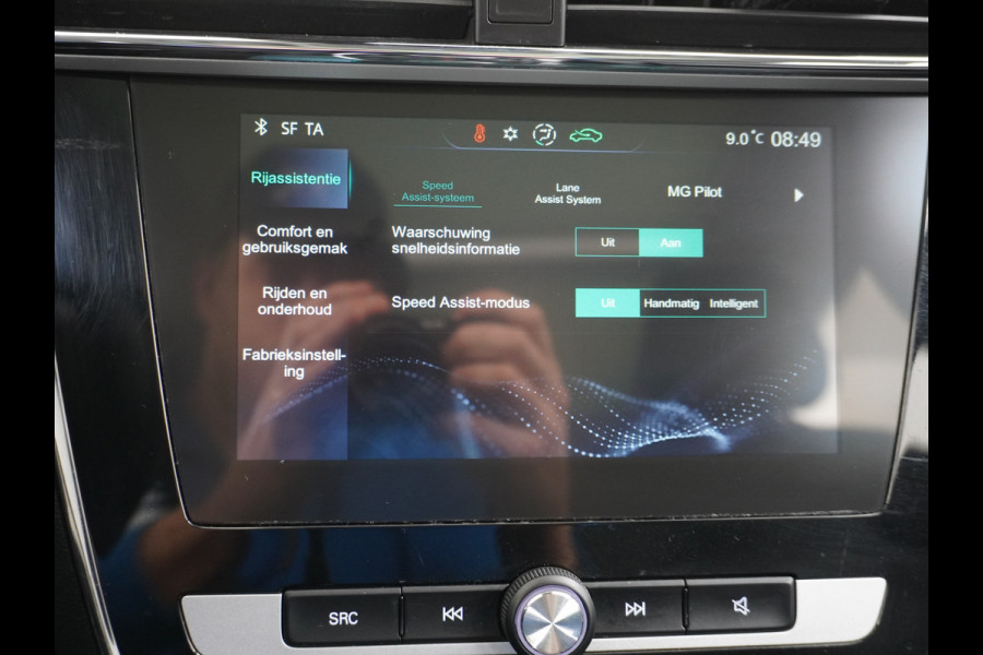 MG ZS AUT. EV Leder Pano-dak Adaptive-Cruise Apple Carplay Android Luxury Navi Camera Airco DAB+ EV45kWh Connected-Services Elec.Stoel+Verwarmd Keyless Lane/Speed Assist Bluetooth Led ESP BAS ASR Botswaarsch.Systeem Bordherkenning Lmv Pdc 3 fase laden