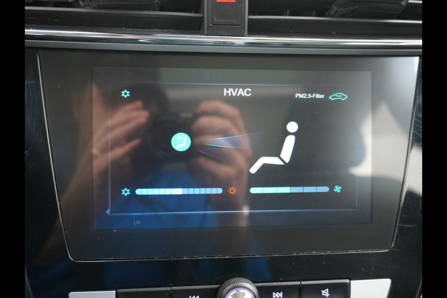MG ZS AUT. EV Leder Pano-dak Adaptive-Cruise Apple Carplay Android Luxury Navi Camera Airco DAB+ EV45kWh Connected-Services Elec.Stoel+Verwarmd Keyless Lane/Speed Assist Bluetooth Led ESP BAS ASR Botswaarsch.Systeem Bordherkenning Lmv Pdc 3 fase laden