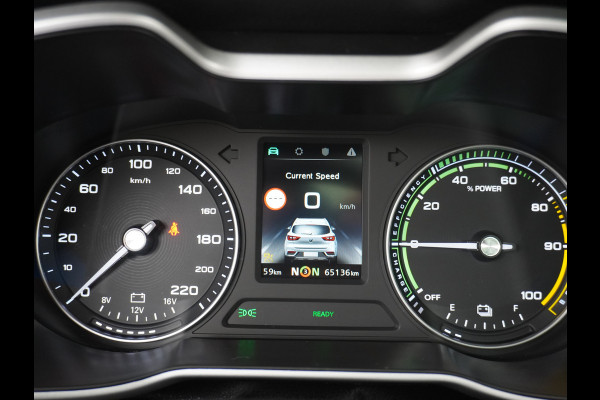 MG ZS AUT. EV Leder Pano-dak Adaptive-Cruise Apple Carplay Android Luxury Navi Camera Airco DAB+ EV45kWh Connected-Services Elec.Stoel+Verwarmd Keyless Lane/Speed Assist Bluetooth Led ESP BAS ASR Botswaarsch.Systeem Bordherkenning Lmv Pdc 3 fase laden