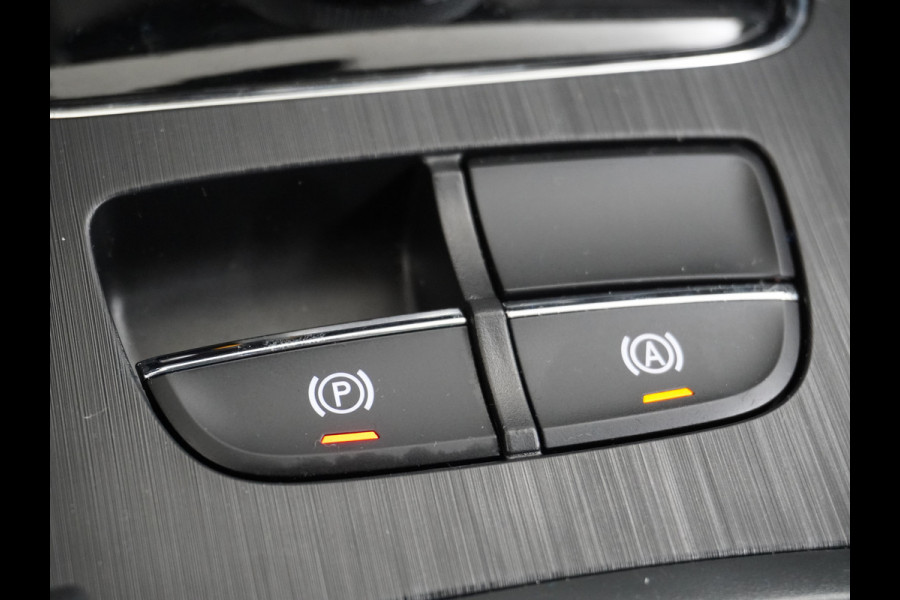 MG ZS AUT. EV Leder Pano-dak Adaptive-Cruise Apple Carplay Android Luxury Navi Camera Airco DAB+ EV45kWh Connected-Services Elec.Stoel+Verwarmd Keyless Lane/Speed Assist Bluetooth Led ESP BAS ASR Botswaarsch.Systeem Bordherkenning Lmv Pdc 3 fase laden