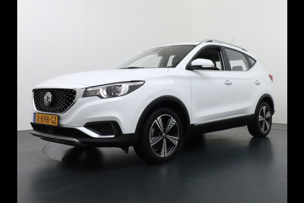 MG ZS AUT. EV Leder Pano-dak Adaptive-Cruise Apple Carplay Android Luxury Navi Camera Airco DAB+ EV45kWh Connected-Services Elec.Stoel+Verwarmd Keyless Lane/Speed Assist Bluetooth Led ESP BAS ASR Botswaarsch.Systeem Bordherkenning Lmv Pdc 3 fase laden