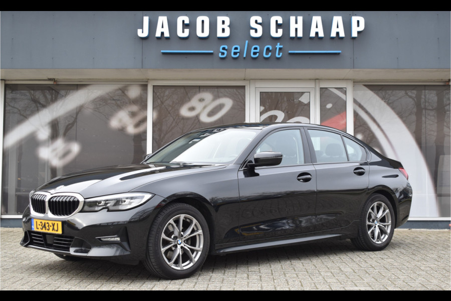 BMW 3-serie 320i High Executive / Carplay / Keyless / Navi / Parkeersensoren v+a / Stoelverwarming / 17'' LM