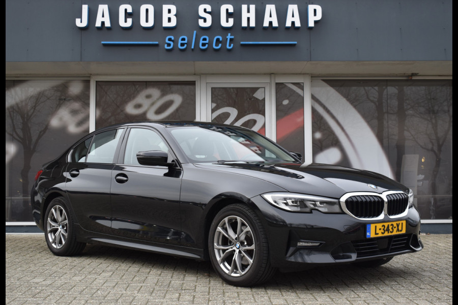 BMW 3-serie 320i High Executive / Carplay / Keyless / Navi / Parkeersensoren v+a / Stoelverwarming / 17'' LM
