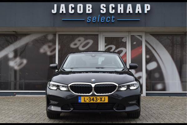 BMW 3-serie 320i High Executive / Carplay / Keyless / Navi / Parkeersensoren v+a / Stoelverwarming / 17'' LM