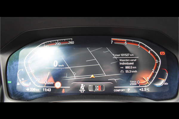 BMW 3-serie 320i High Executive / Carplay / Keyless / Navi / Parkeersensoren v+a / Stoelverwarming / 17'' LM