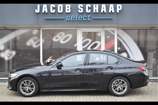 BMW 3-serie 320i High Executive / Carplay / Keyless / Navi / Parkeersensoren v+a / Stoelverwarming / 17'' LM