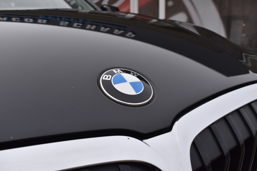 BMW 3-serie 320i High Executive / Carplay / Keyless / Navi / Parkeersensoren v+a / Stoelverwarming / 17'' LM