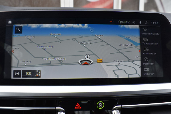 BMW 3-serie 320i High Executive / Carplay / Keyless / Navi / Parkeersensoren v+a / Stoelverwarming / 17'' LM