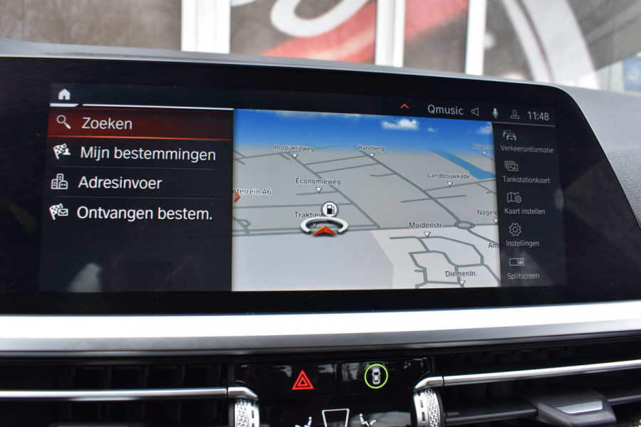 BMW 3-serie 320i High Executive / Carplay / Keyless / Navi / Parkeersensoren v+a / Stoelverwarming / 17'' LM