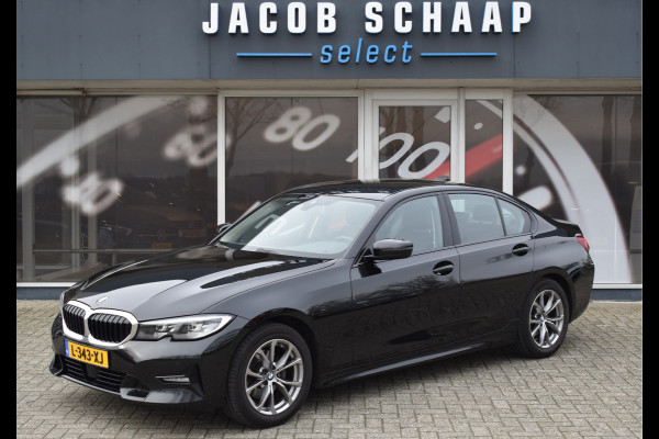 BMW 3-serie 320i High Executive / Carplay / Keyless / Navi / Parkeersensoren v+a / Stoelverwarming / 17'' LM