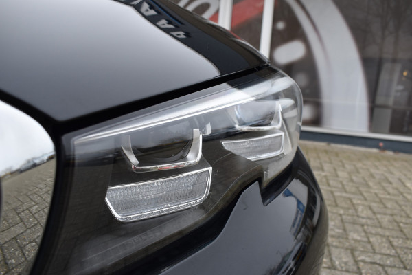 BMW 3-serie 320i High Executive / Carplay / Keyless / Navi / Parkeersensoren v+a / Stoelverwarming / 17'' LM