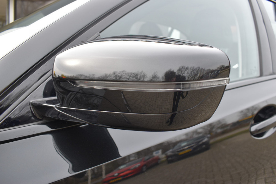 BMW 3-serie 320i High Executive / Carplay / Keyless / Navi / Parkeersensoren v+a / Stoelverwarming / 17'' LM