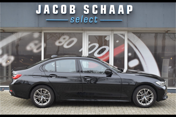 BMW 3-serie 320i High Executive / Carplay / Keyless / Navi / Parkeersensoren v+a / Stoelverwarming / 17'' LM