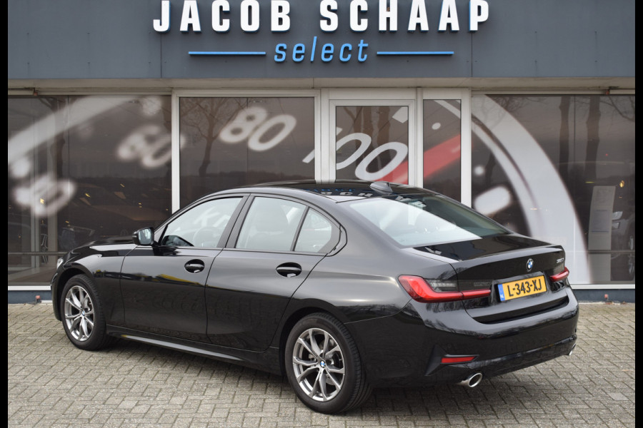 BMW 3-serie 320i High Executive / Carplay / Keyless / Navi / Parkeersensoren v+a / Stoelverwarming / 17'' LM