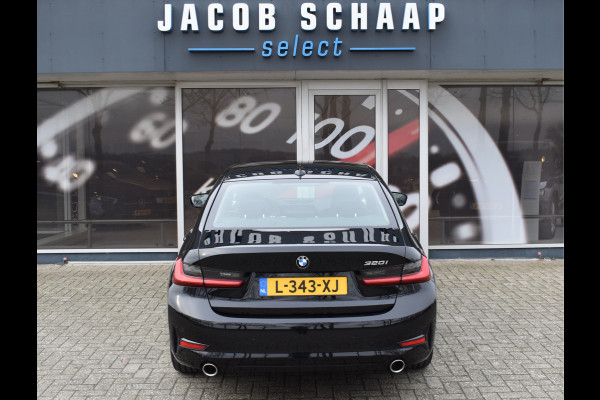 BMW 3-serie 320i High Executive / Carplay / Keyless / Navi / Parkeersensoren v+a / Stoelverwarming / 17'' LM