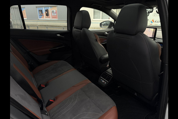 Volkswagen ID.4 Aut. First Max 77 kWh | SoH 91% | Warmtepomp | Trekhaak | Panorama | IQ- Light | 360 Camera |