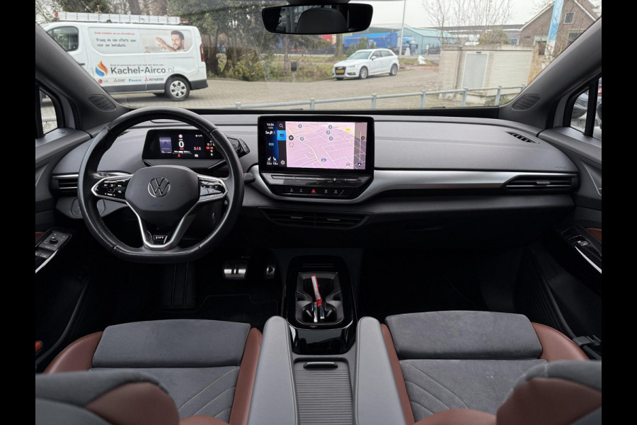Volkswagen ID.4 Aut. First Max 77 kWh | SoH 91% | Warmtepomp | Trekhaak | Panorama | IQ- Light | 360 Camera |